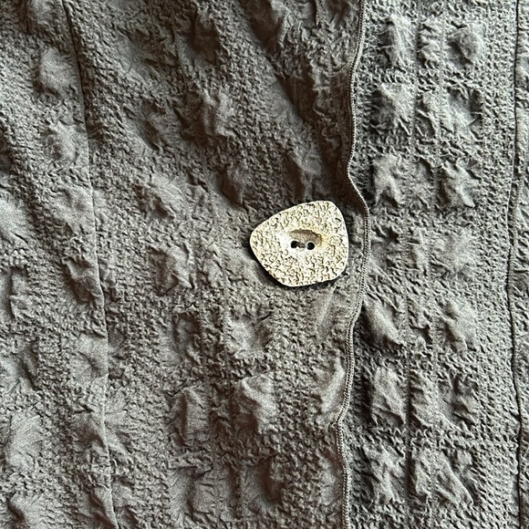 Courtney Washington size small light weight jacket poly and Lycra unique button - Picture 7 of 17